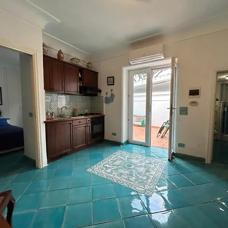 Center Augusto Park * קאפרי