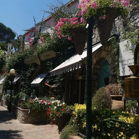2 Con Terrazza Capri